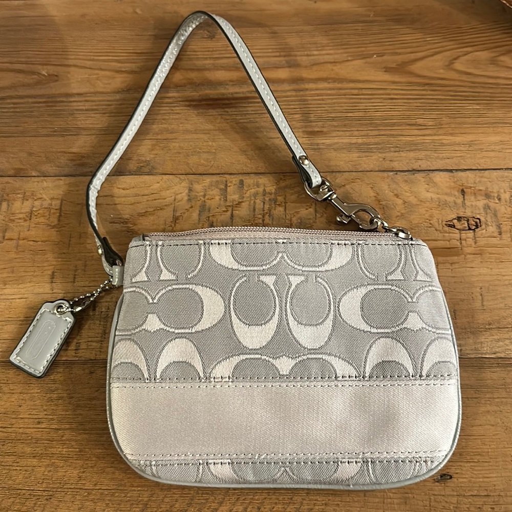 Coach Wristlet Change Purse - Silver Gray Contrast